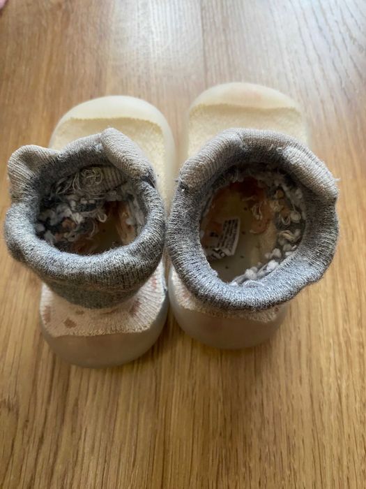 нови бебешки обувки