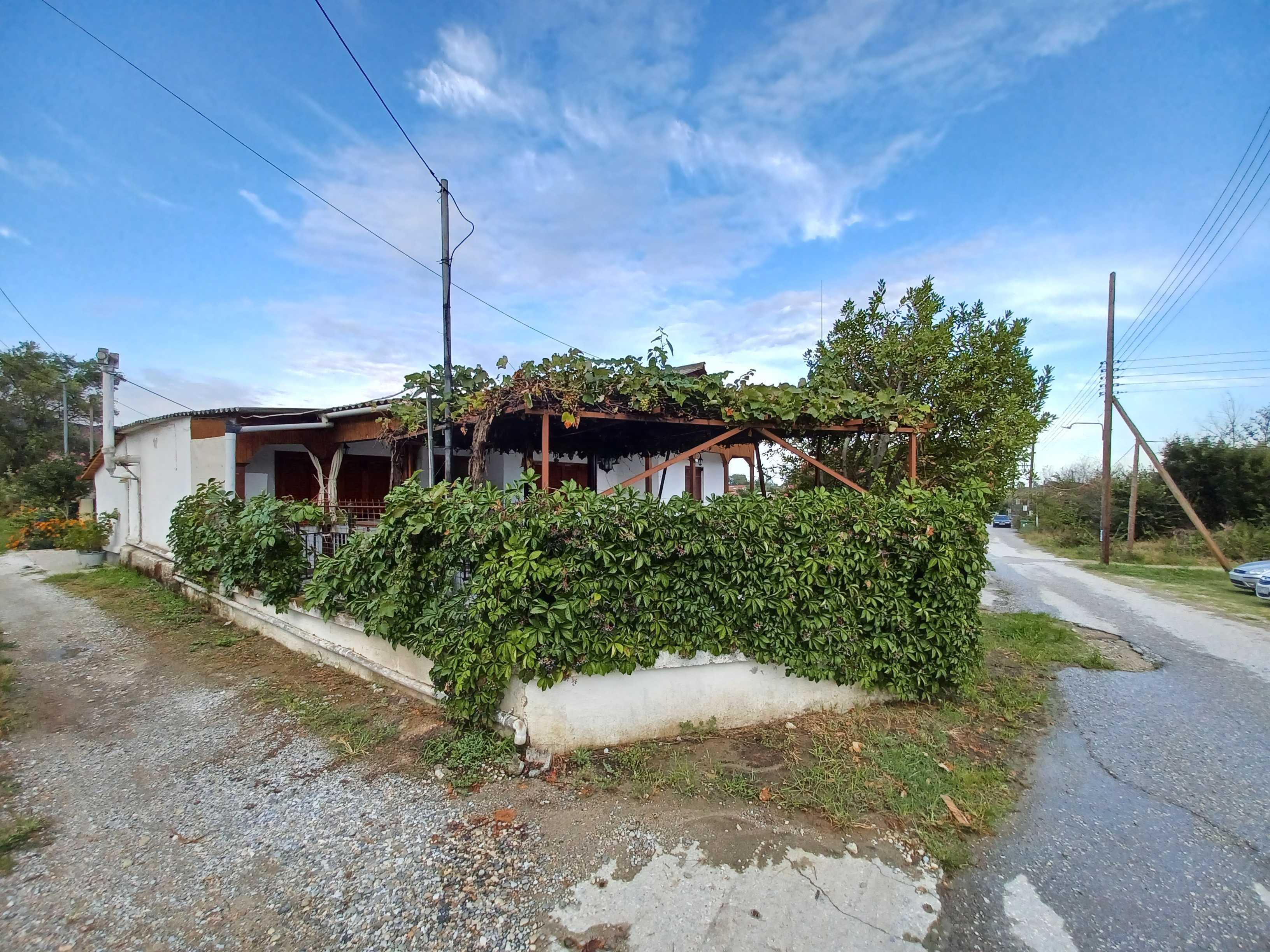 Продава къща 90 м2 и двор 150 м2 Аспровалта, Гърция