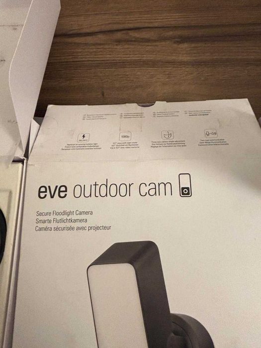 Camera smart de supraveghere Eve Outdoor Cam, HomeKit