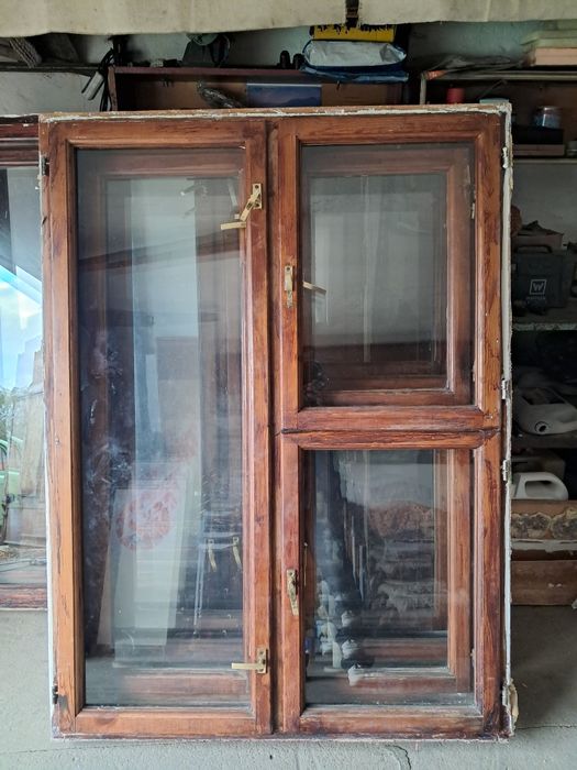 Окна деревянные.