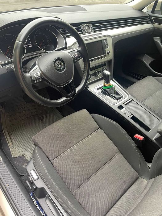 Vând Passat B8 Comfortline 2.0 TDI DSG, 2017