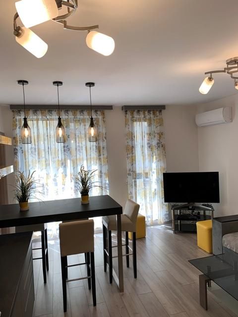 Дава се под наем Двустаен апартамент в Пловдив, Център - 64 кв.м за 450 € - Снимка #2