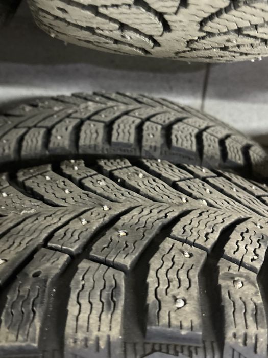 Продам зимный шини