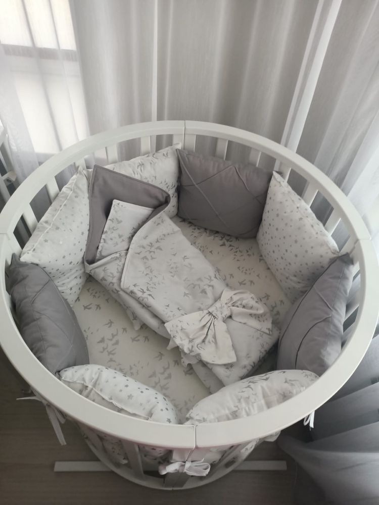 Бортики+ манеж 10/1 с маятником+ матрас+2простыни+ одеяло+ бант