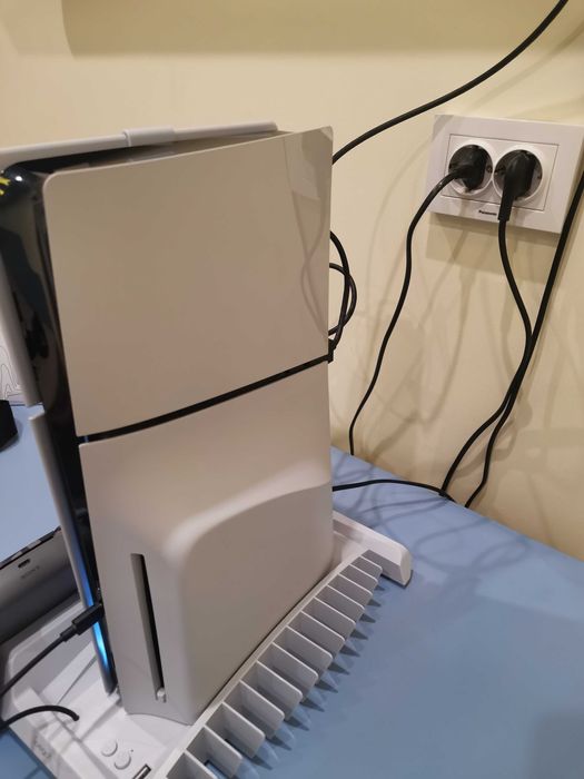 Плейстейшън 5 слим