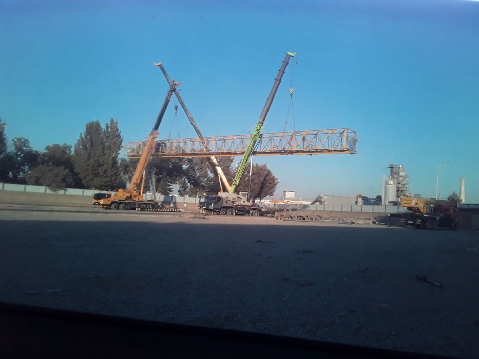 Kran montaj ustanovka