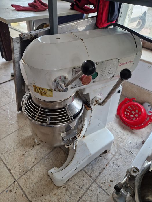 Mixer.planetar de.putere, 10- 40 litri, la 220v, sau 380v,  3 viteze