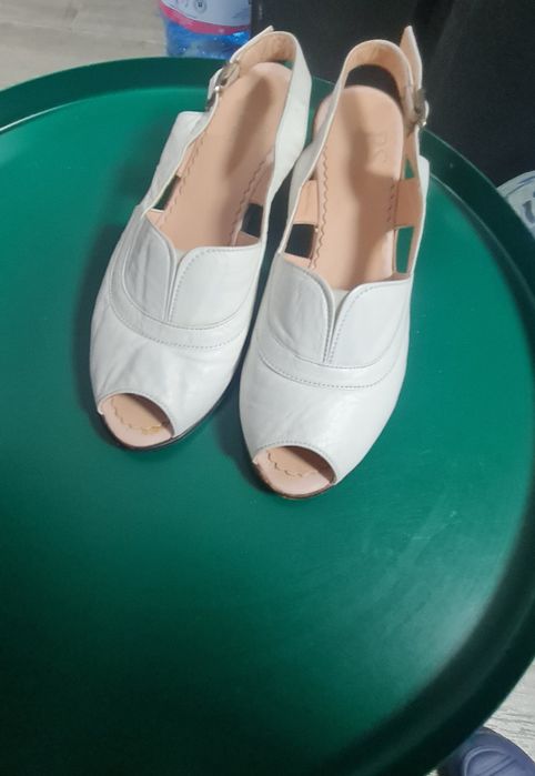 Дамски сандали от естествена кожа