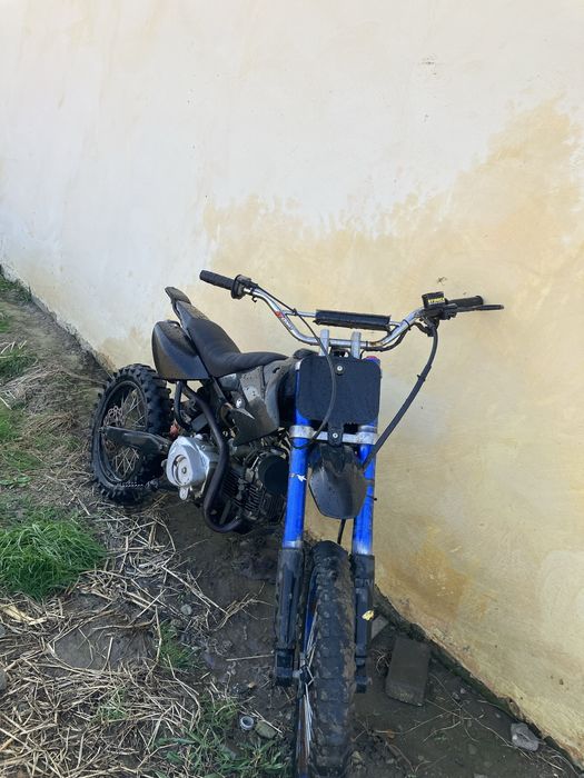 Vand sau schimb  cross 125cc functional