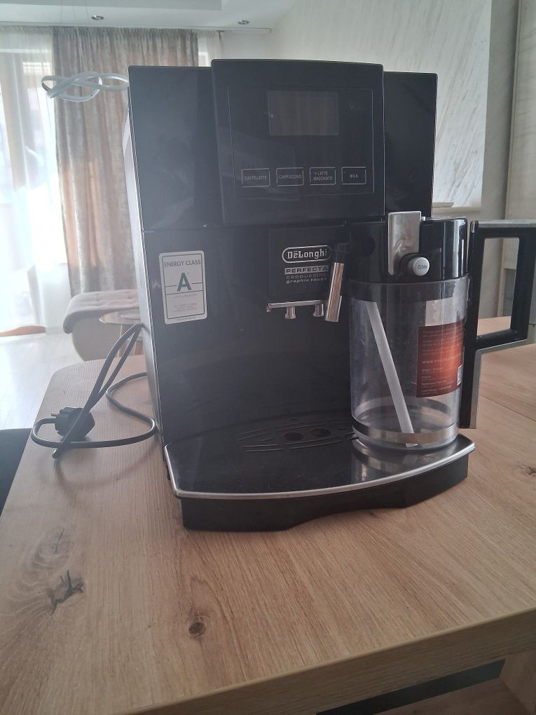 Кафе Автомат-Delonghi Perfecta