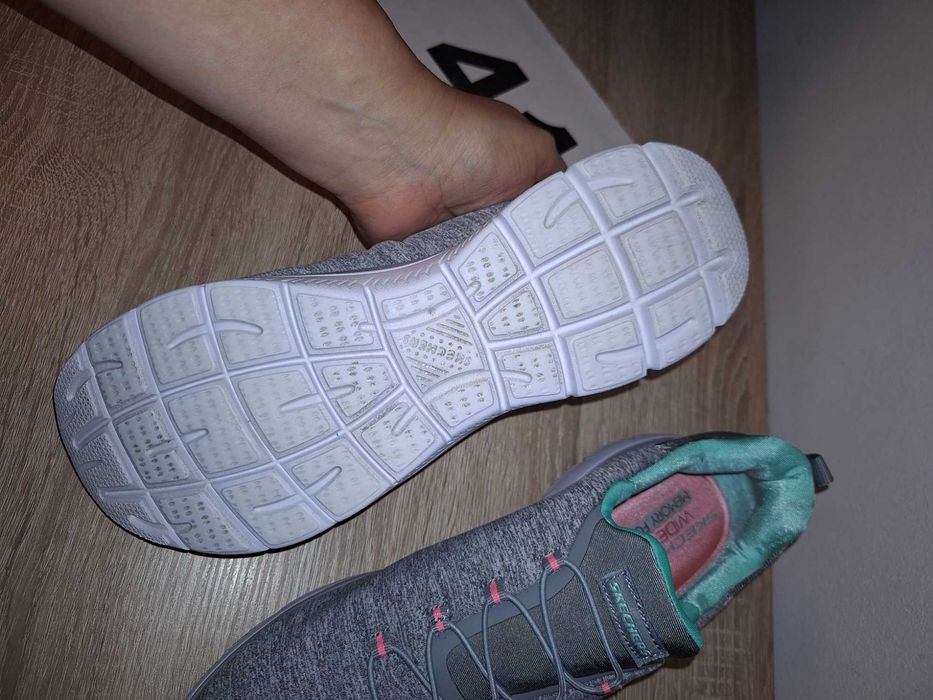 adidasi dama sketchers marimea 41