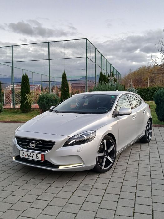 Vând Volvo v40 2.0 Diesel 2015 adus recent din Germania