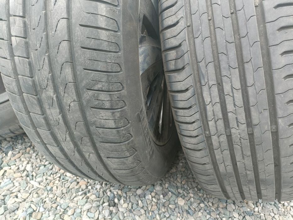 Vând anvelope vara 215 55 R17