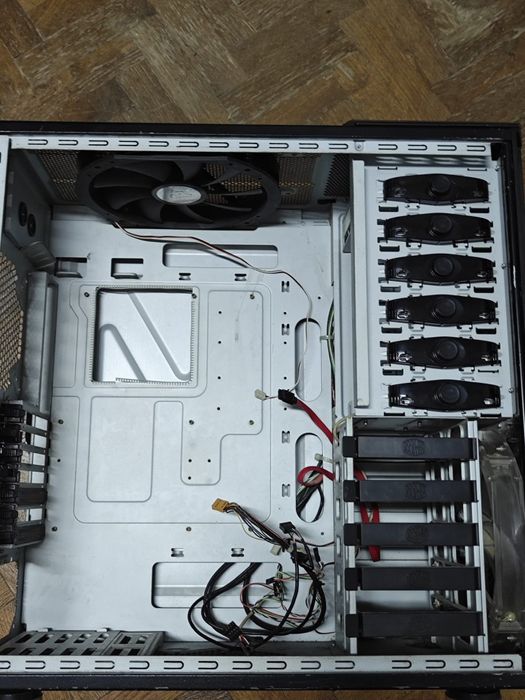 Vand carcasa Cooler Master Haf 932 full tower