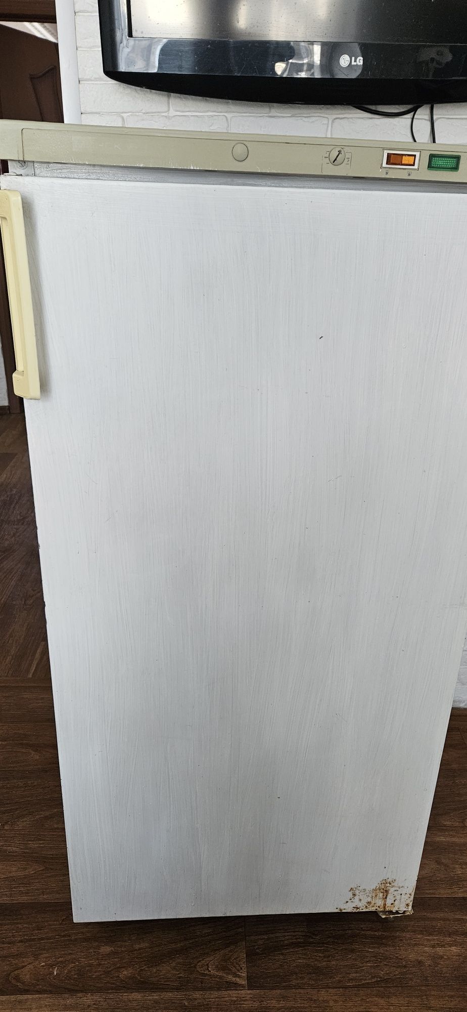 Продаю морозильник