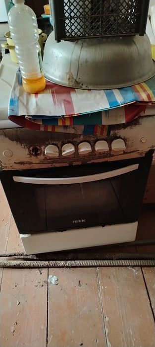 Газ плита Ферре и хам российси бор