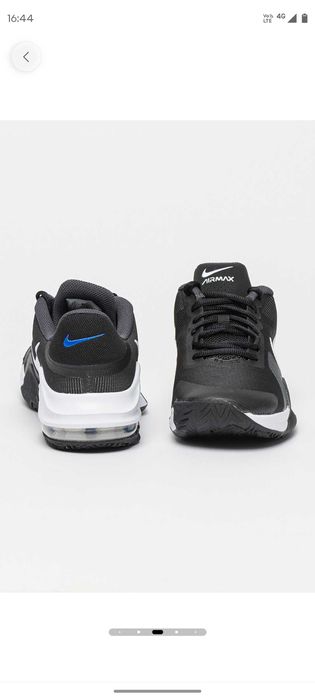 Vând 2 perechi de adidași Nike, ambele mărimea 42.5