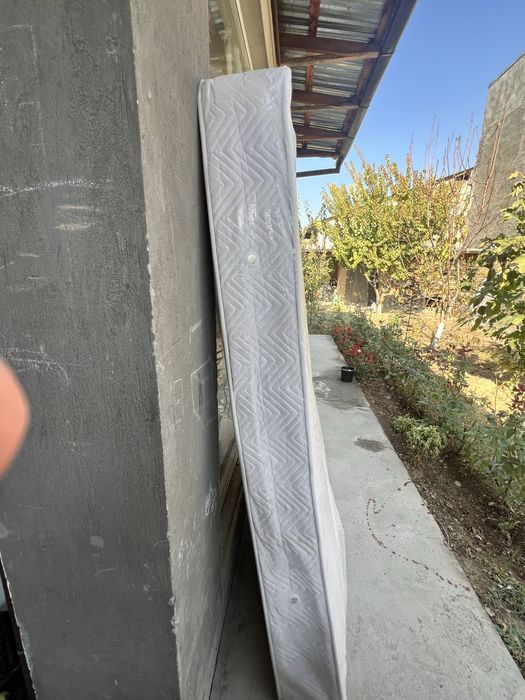 Матрас в хорошем состоянии отдам даром