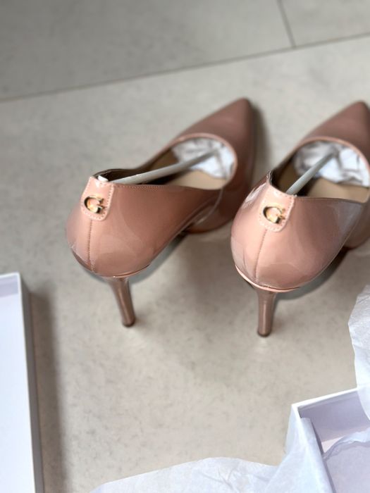 Обувки на ток Guess, размер 40 - розови, лачени