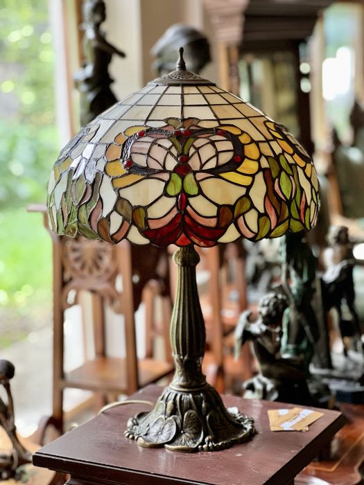 Lampă stil Tiffany *** vintage / antic / vechi / retro ***