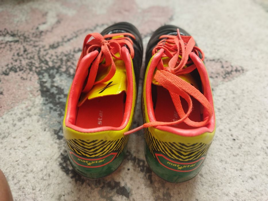 Чисто нови бутонки 38 номер