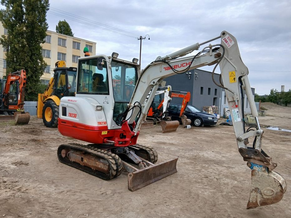 Vând miniexcavator Takeuchi TB 230