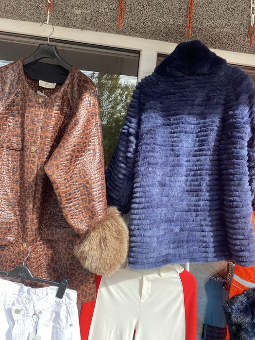 Haina maro cu accesorii din blana naturala vulpe