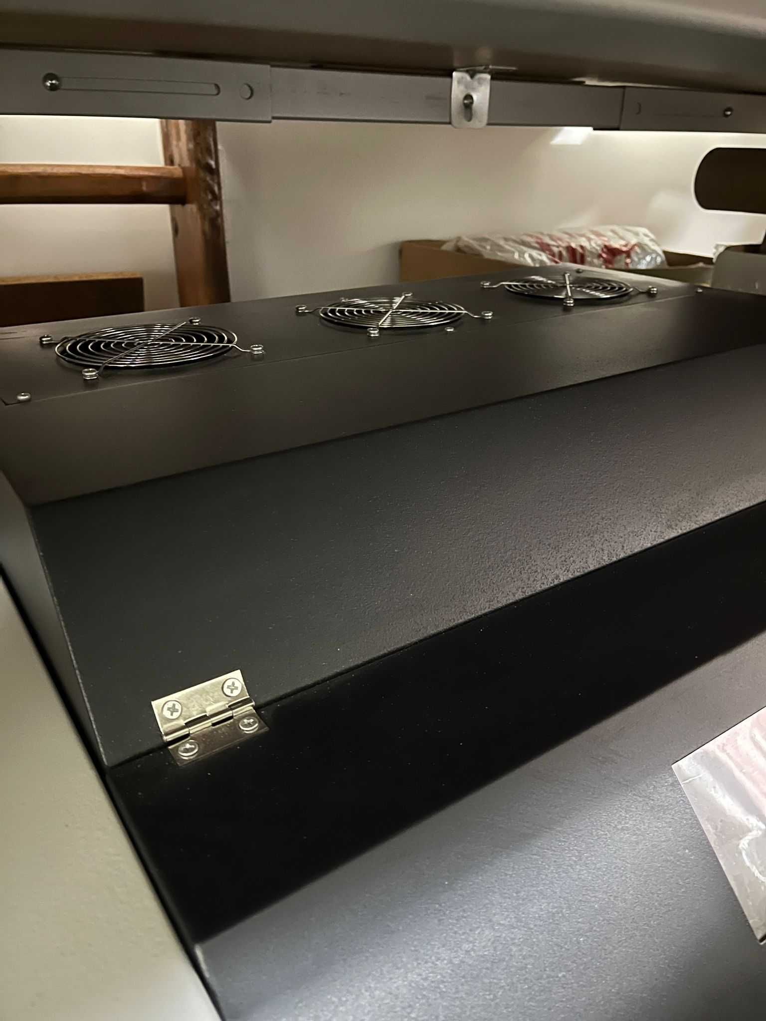 FLMA480UV aparat de lacuit UV