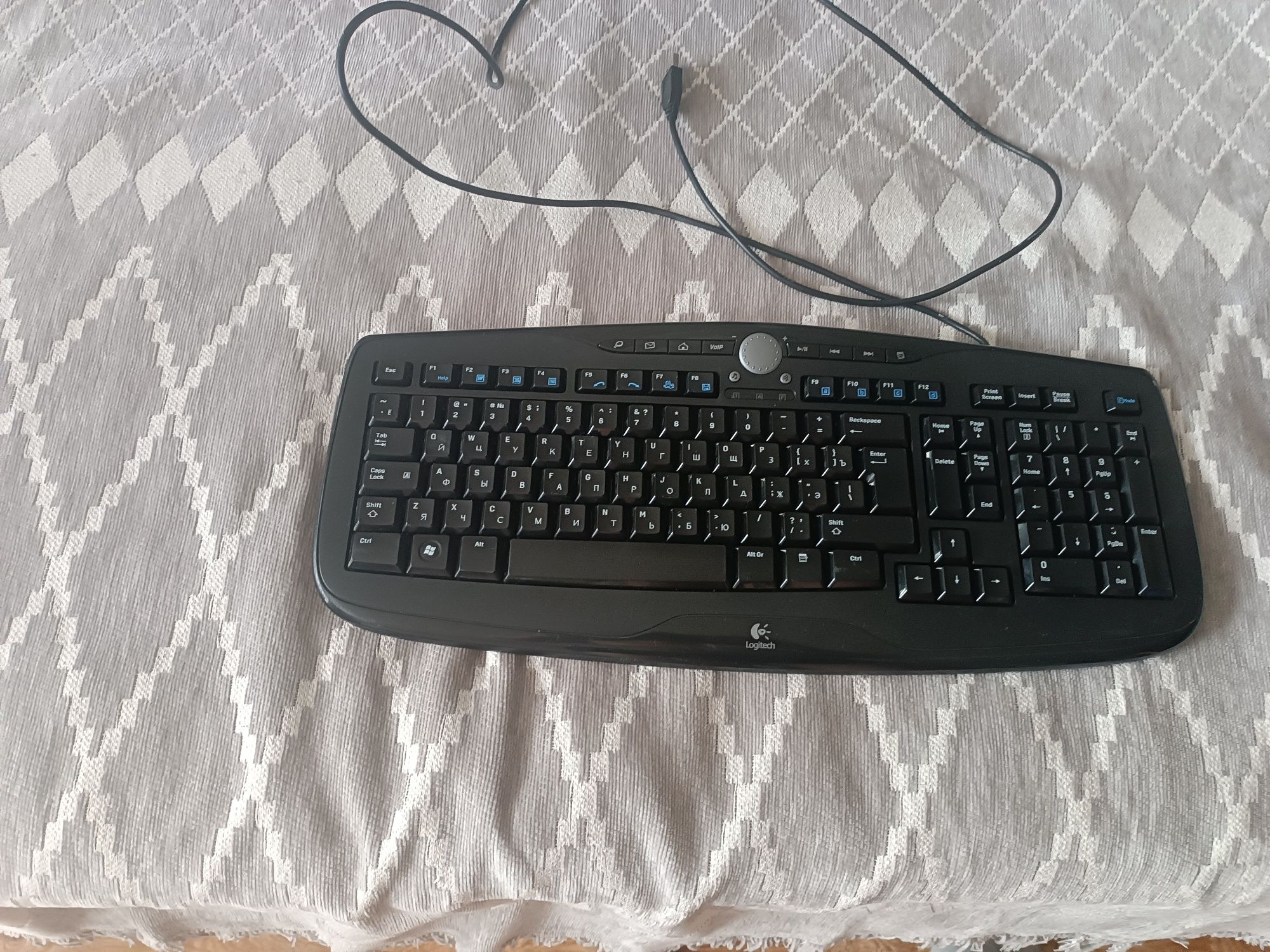 Клавиатура Logitech (проводная, USB)

Продам проводную клавиатуру Logi