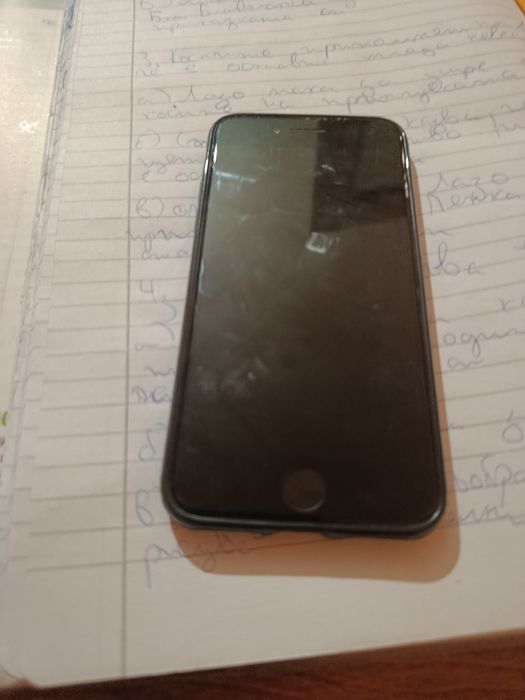 Iphone 8 с калъф и 75 капацитет на батерията и зарядно