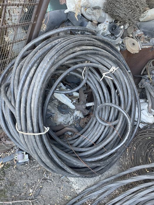 Продам кабель 4 жильный