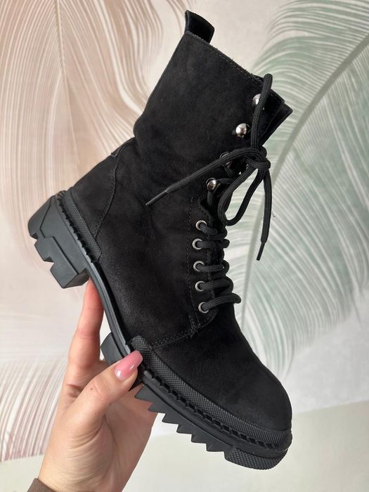 Продам женскую зимнюю обувь Brulloff