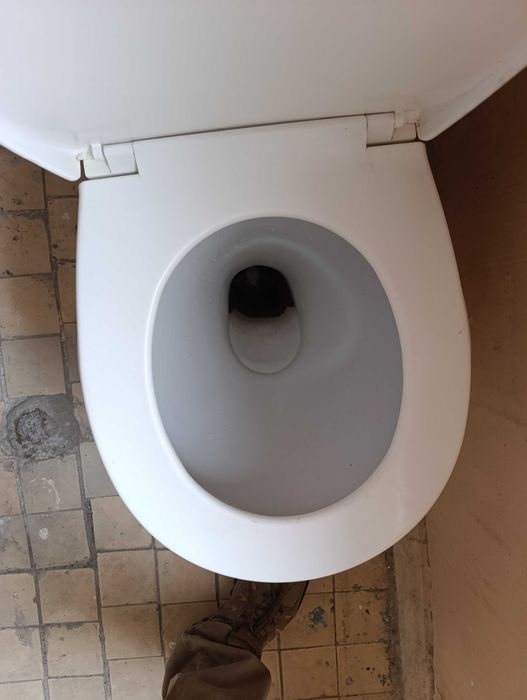 Продам унитаз б/у  хорошем состоянии