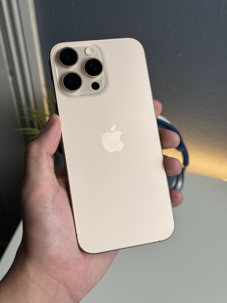 iPhone 16 Pro Max