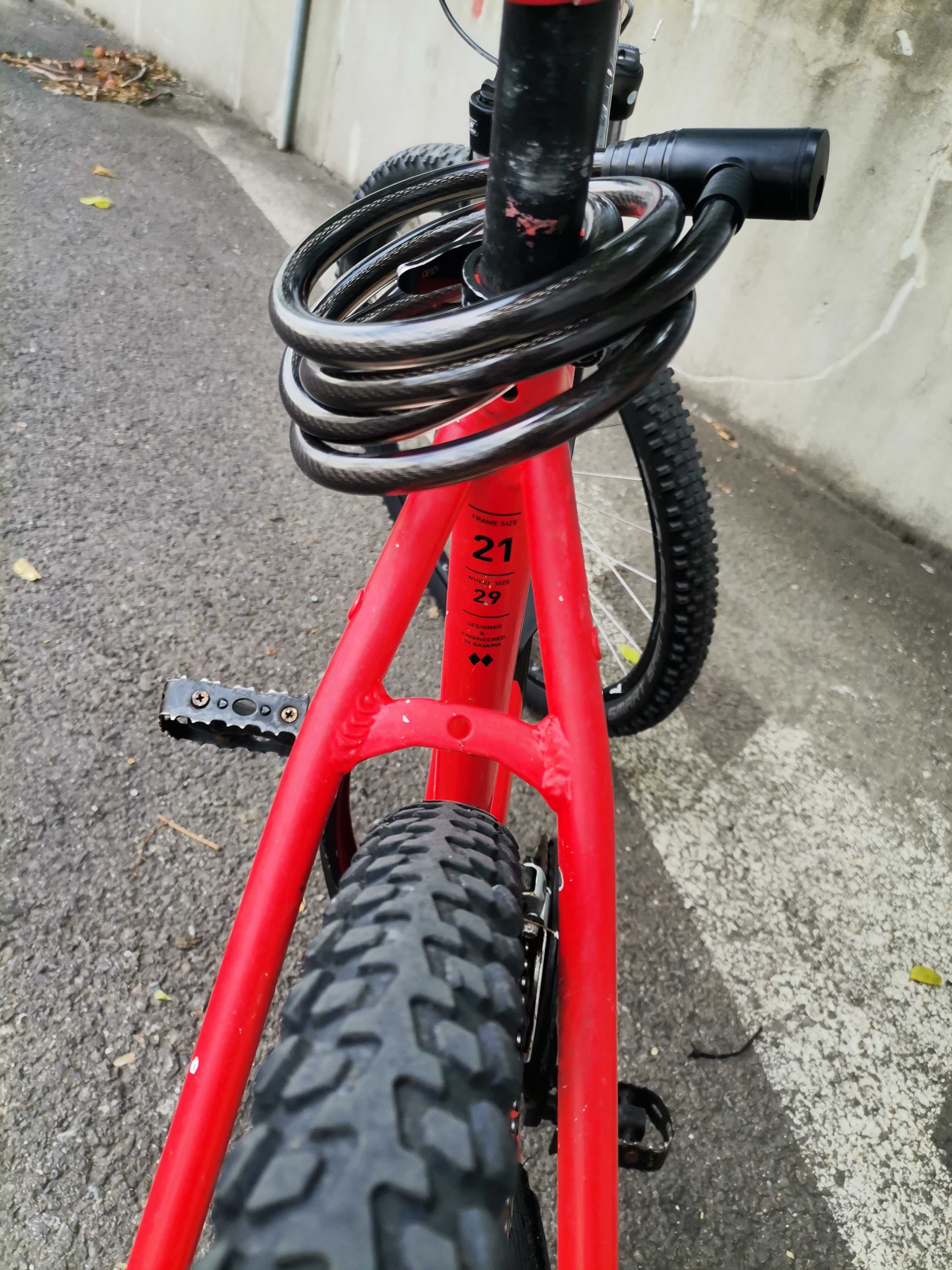 Vând bicicleta CUBE pe 29'