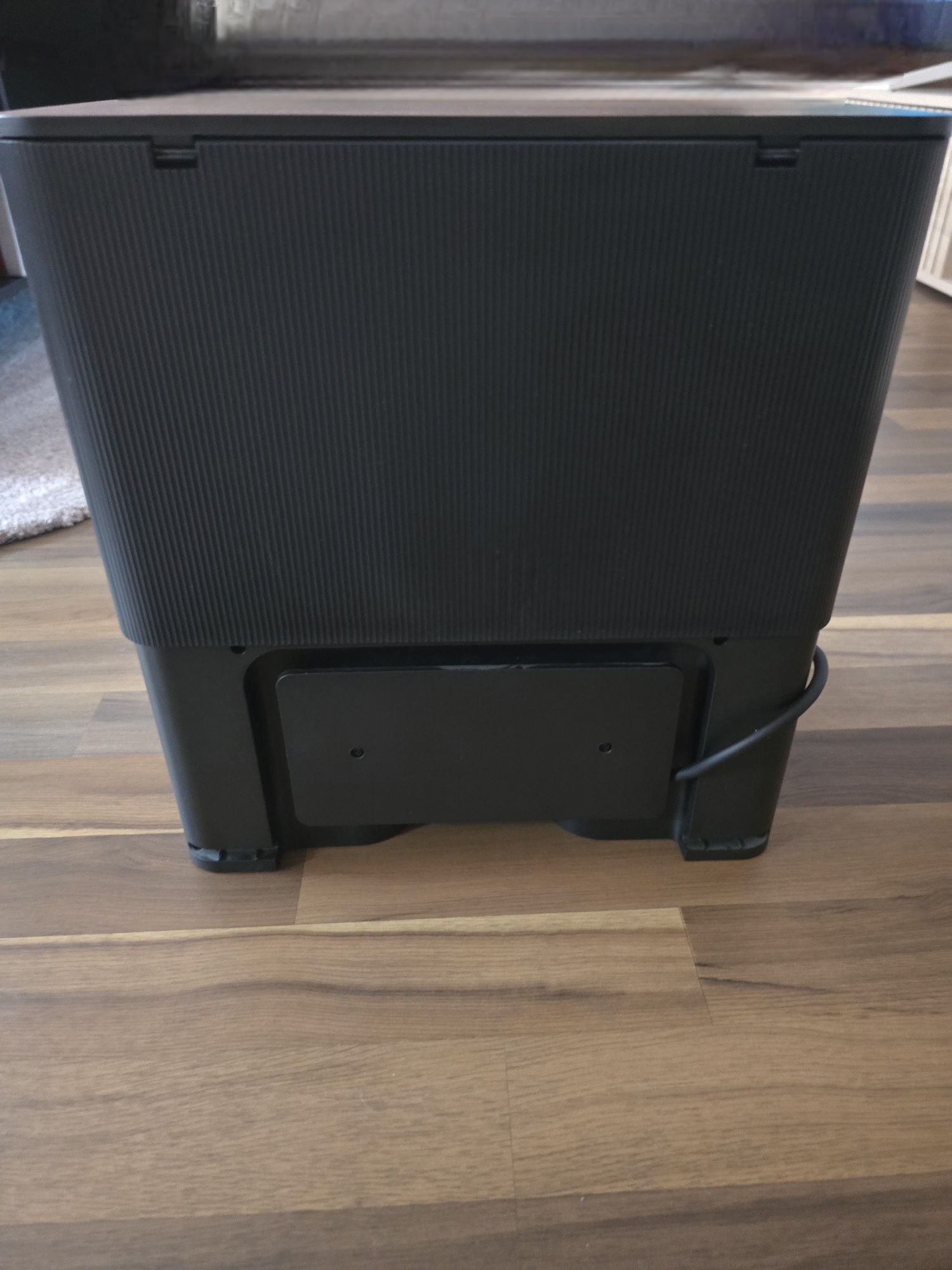 Продавам прахосмукачка робот IROBOT J7+