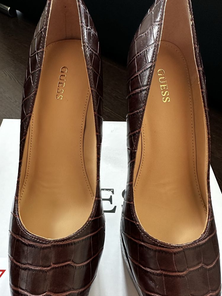 Pantofi Guess Pumps NOI