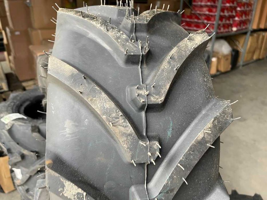 Anvelope noi BKT 18x8.50-8 de tractor gazon tractiune