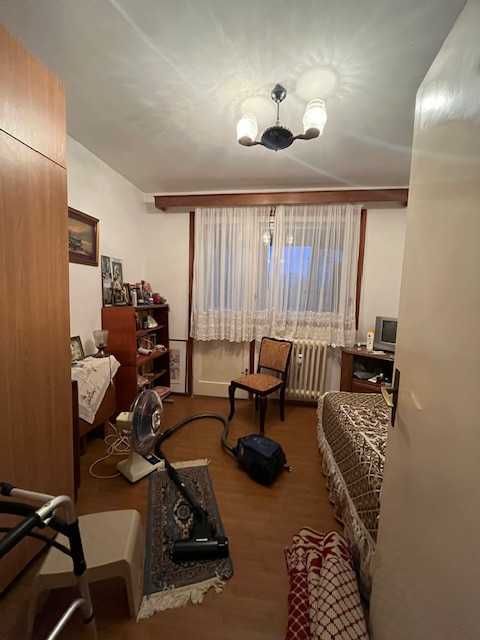 4 camere de inchiriat