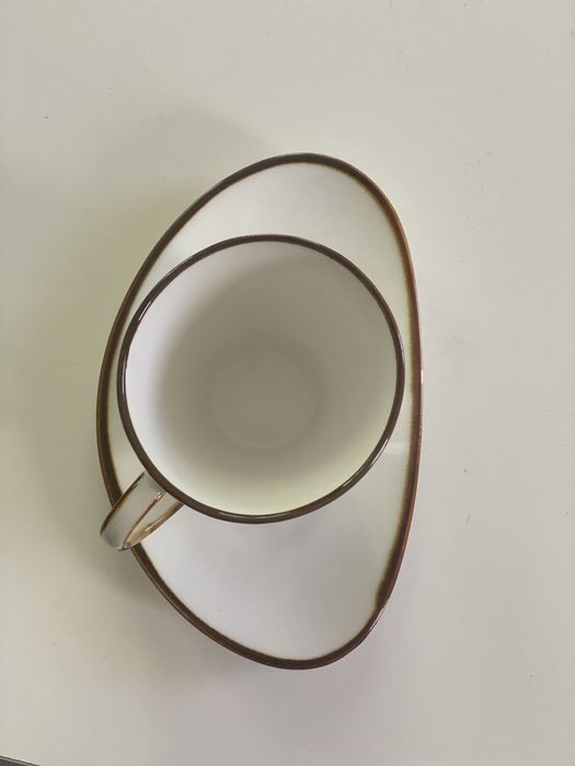 Комплект порцеланови чашка и чинийка