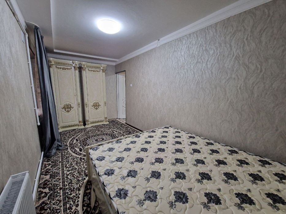 Фрунзе Массив , 25 мактаб ёнида 1 этаж 2 хонали квартира оилага