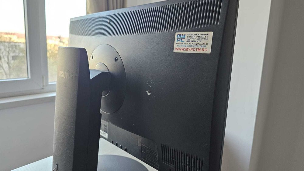 Vand monitor TN Samsung 2443 de 24" rez 1920x1200
