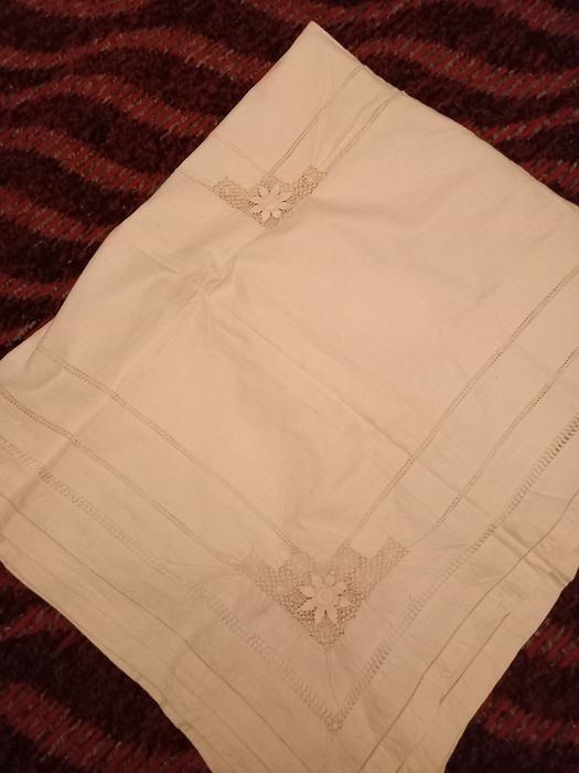 Скатерти ручной работы и льняные