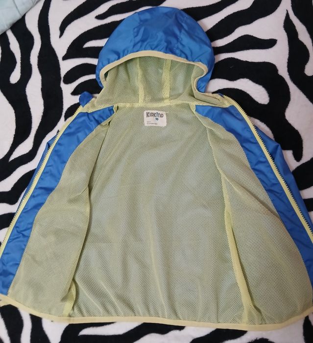 Продам ветровку на мальчика