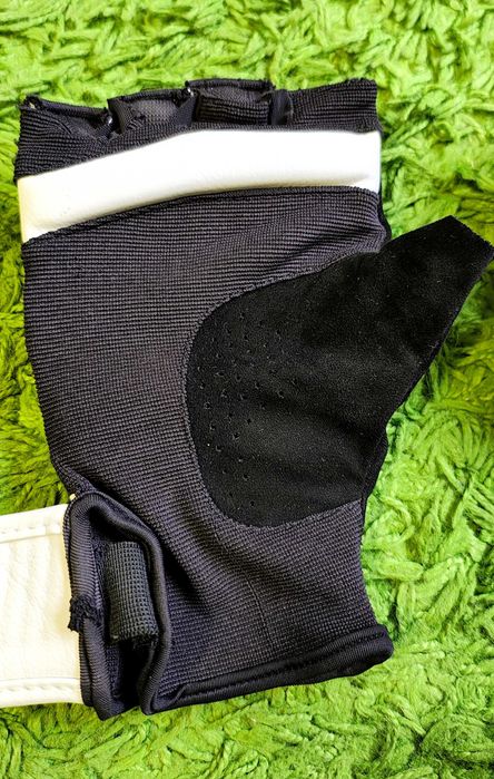 Mănuși de luptă, arte marțiale, mărime L. Preț redus