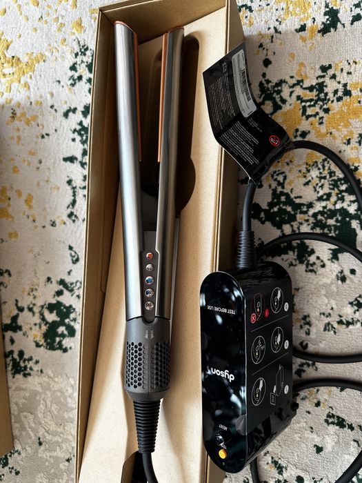 Aparat de indreptat parul Dyson Airstrait