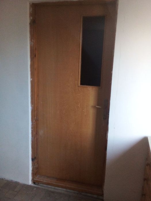 Eshik taxta srochna sotiladi