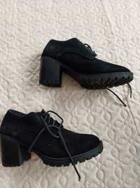 Черни велурени обувки!