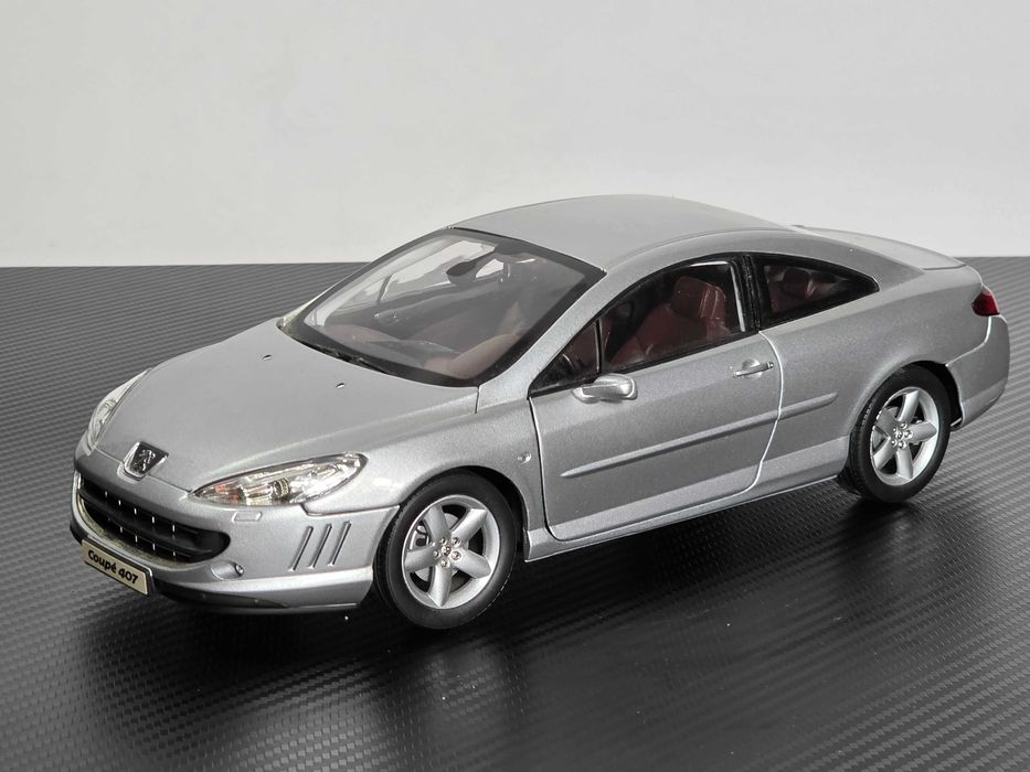 Macheta Auto 1/18 NOREV Peugeot 407 Coupe