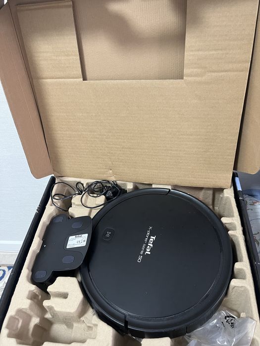 Продам робот пылесос